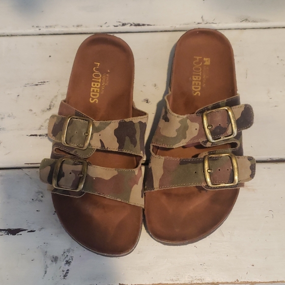 white mountain camo sandals